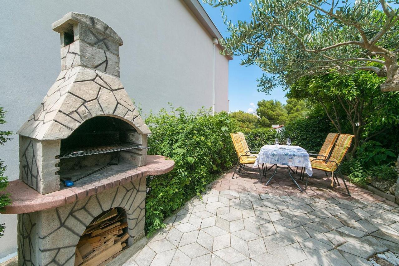 Apartments By The Sea Brela, Makarska - 20778 Ngoại thất bức ảnh