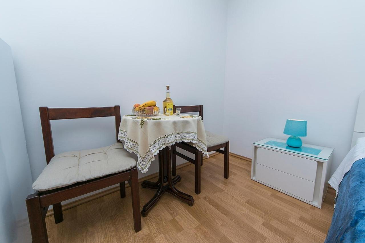 Apartments By The Sea Brela, Makarska - 20778 Ngoại thất bức ảnh