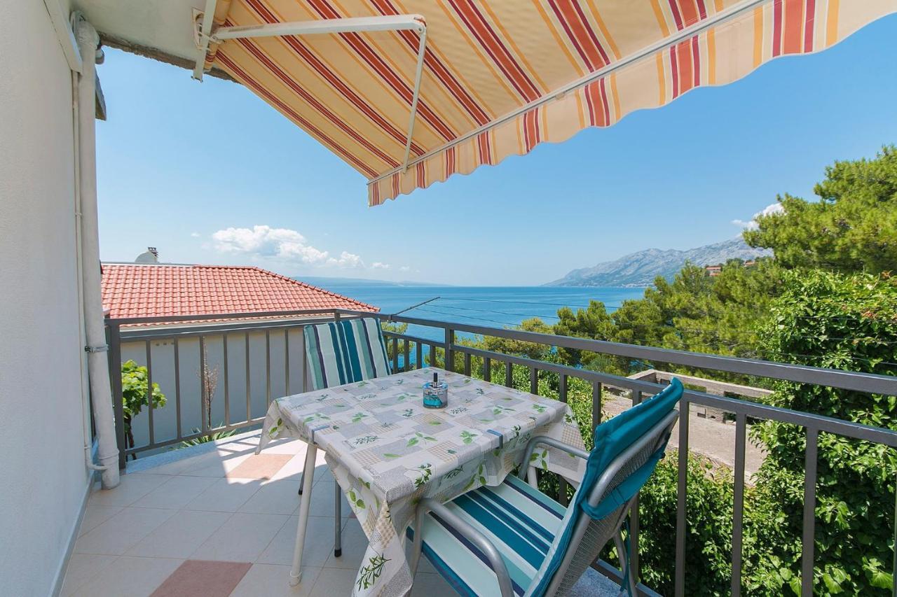Apartments By The Sea Brela, Makarska - 20778 Ngoại thất bức ảnh