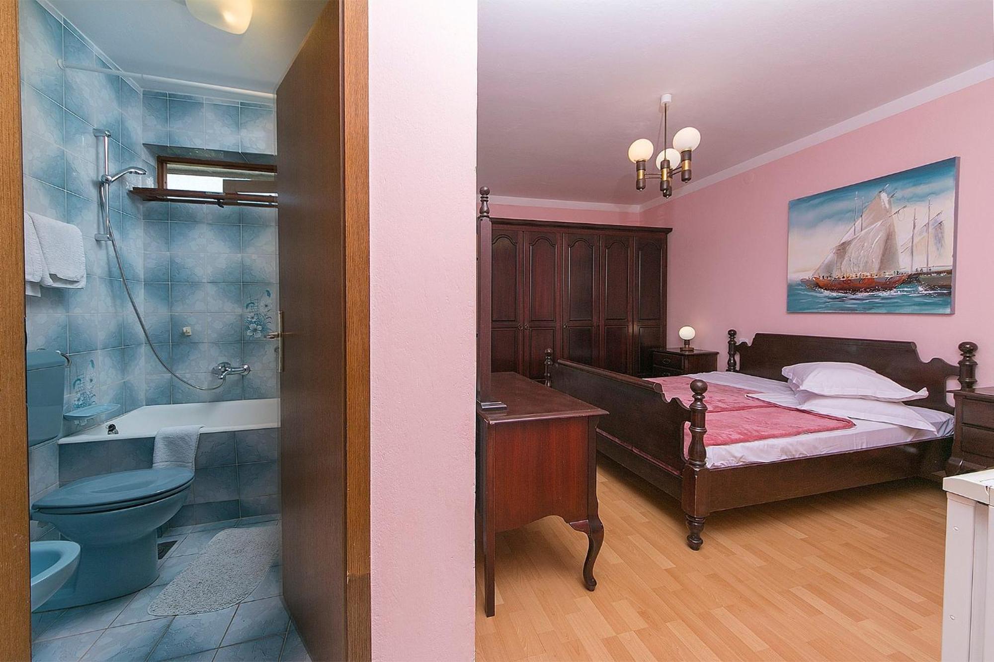 Apartments By The Sea Brela, Makarska - 20778 Phòng bức ảnh