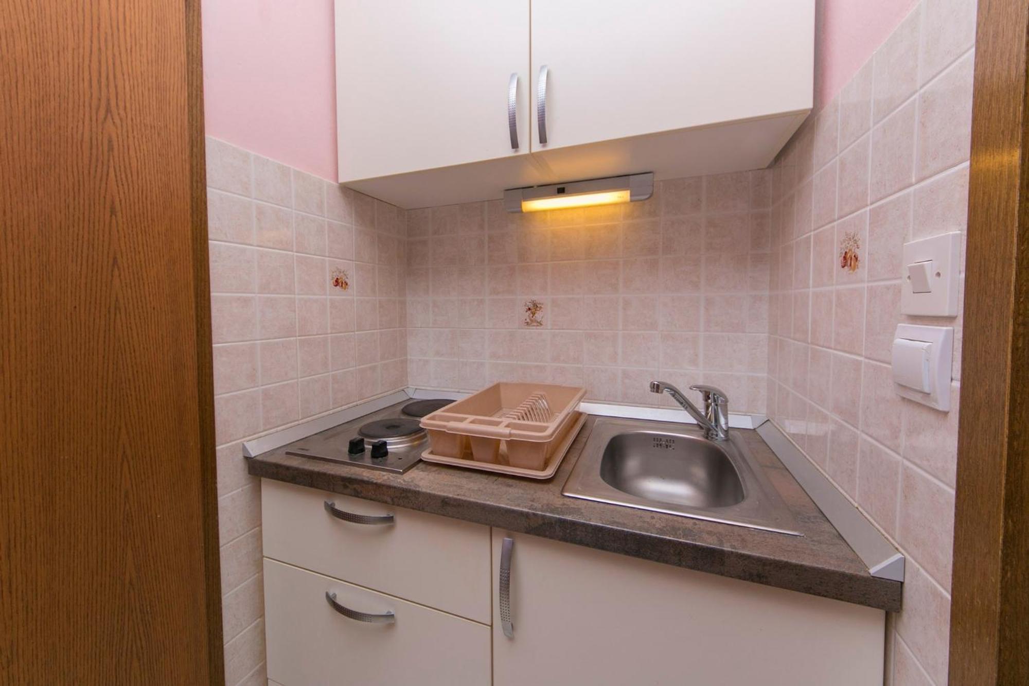 Apartments By The Sea Brela, Makarska - 20778 Phòng bức ảnh