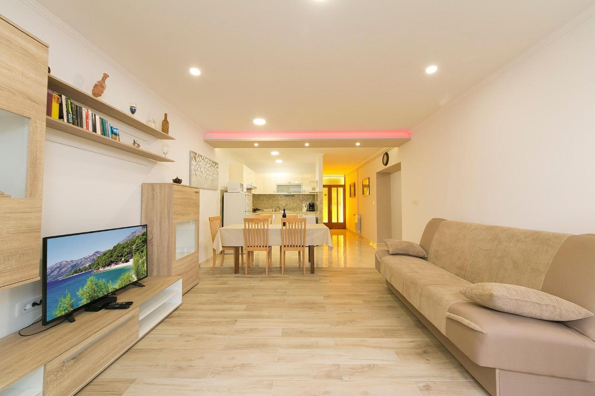 Apartments By The Sea Brela, Makarska - 20778 Phòng bức ảnh
