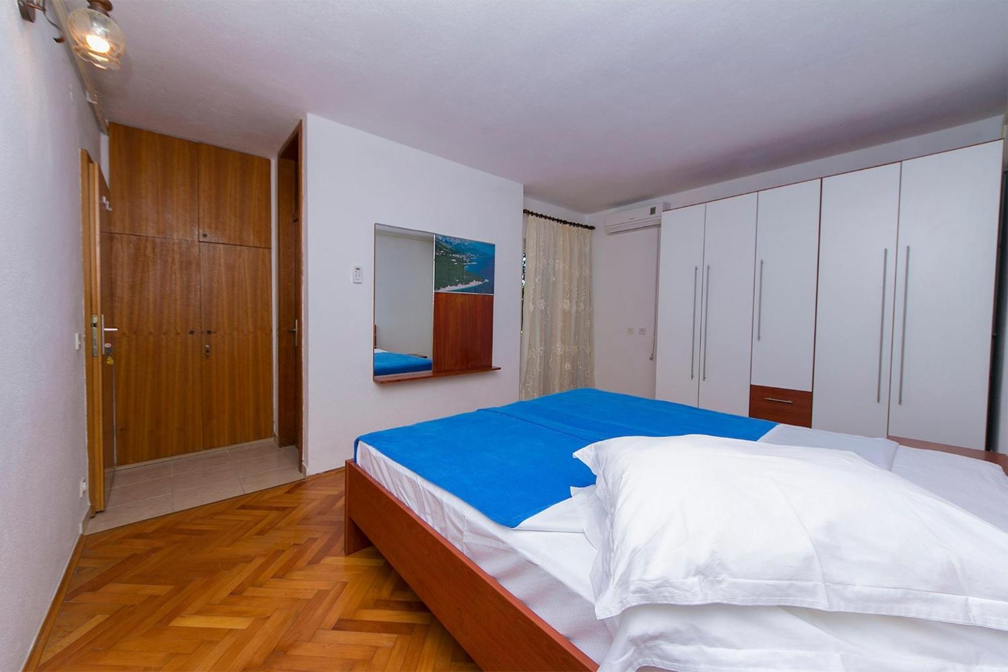 Apartments By The Sea Brela, Makarska - 20778 Phòng bức ảnh