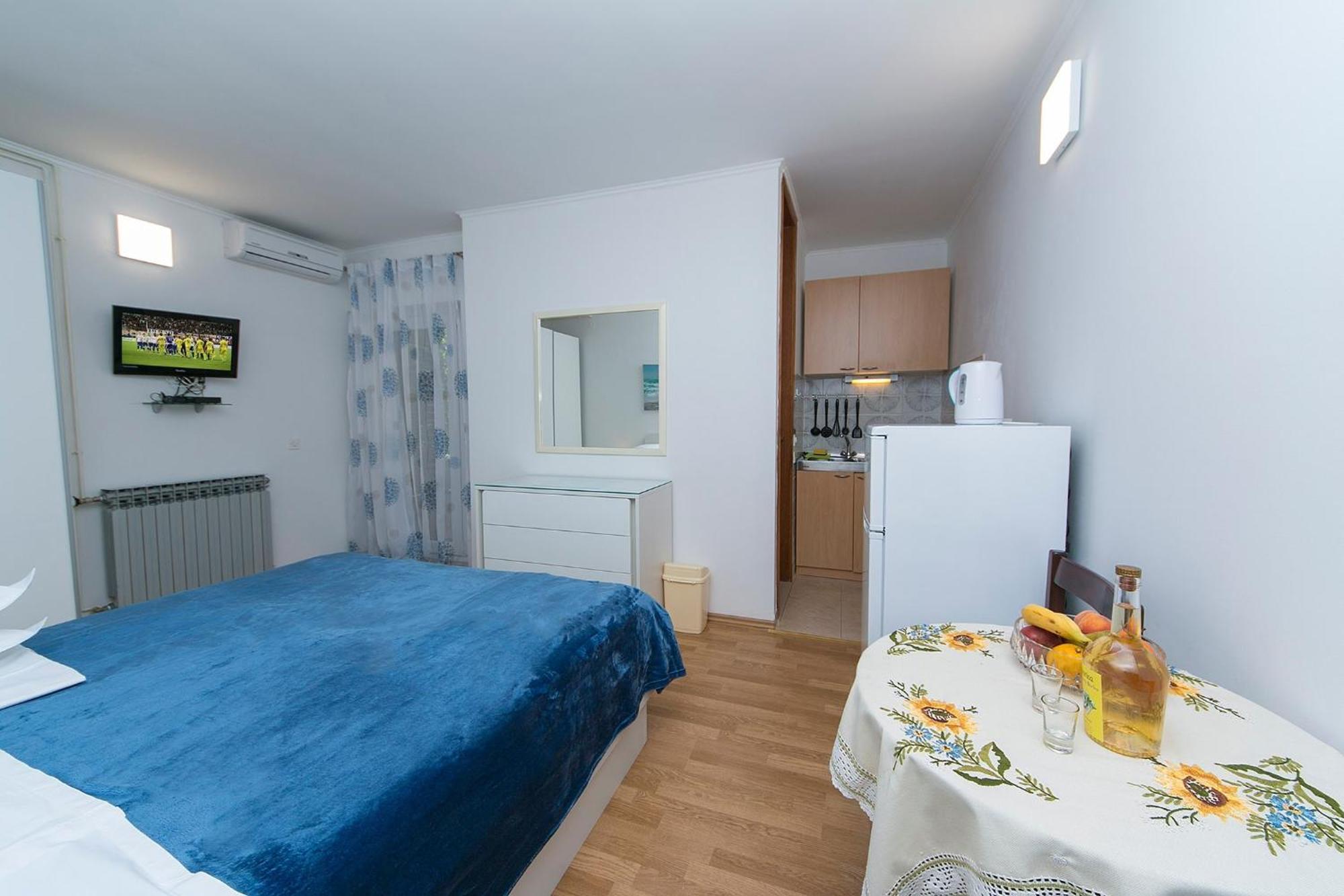 Apartments By The Sea Brela, Makarska - 20778 Phòng bức ảnh